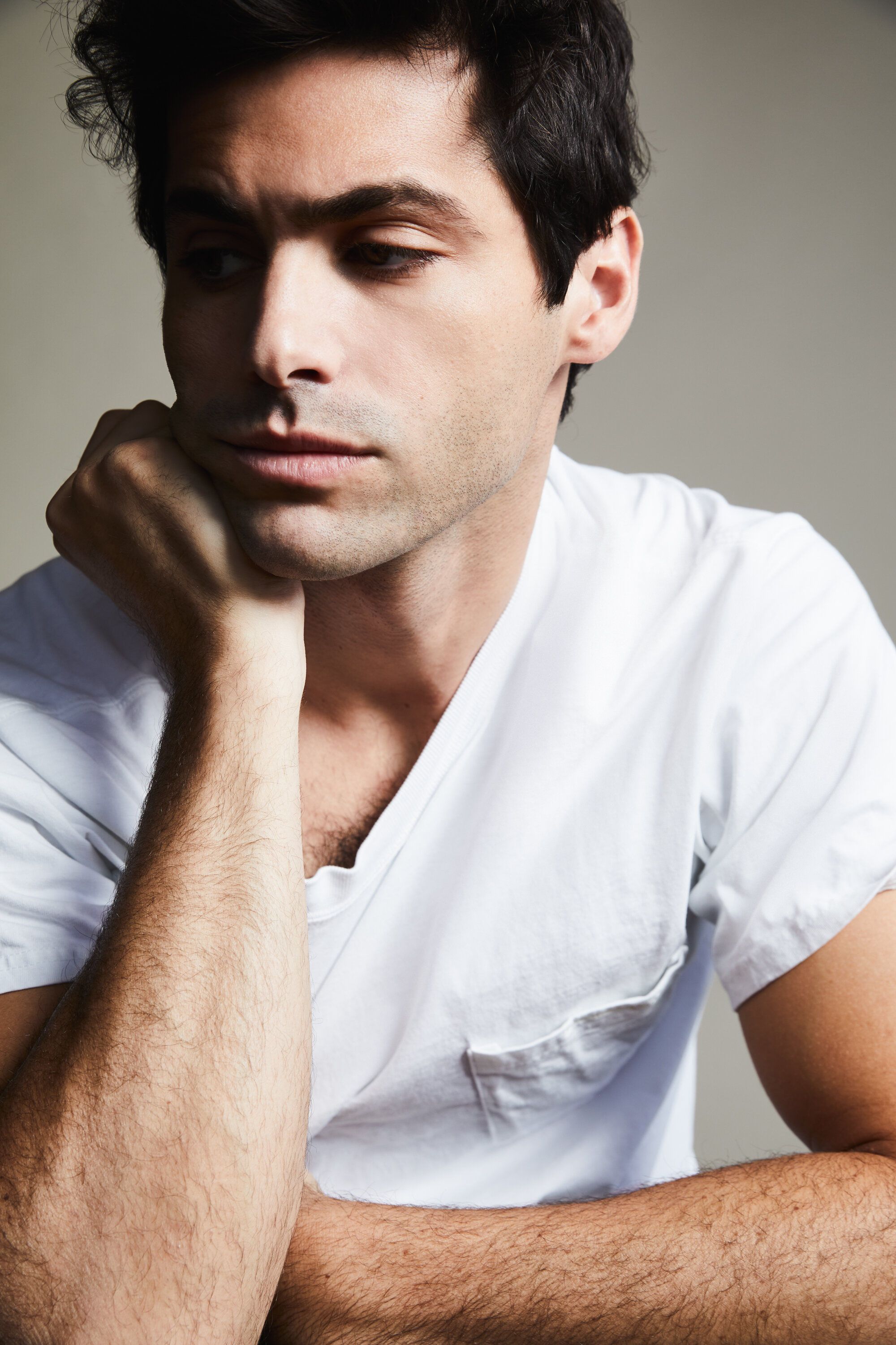 2000x3000 Matthew Daddario Fan Photohoots
