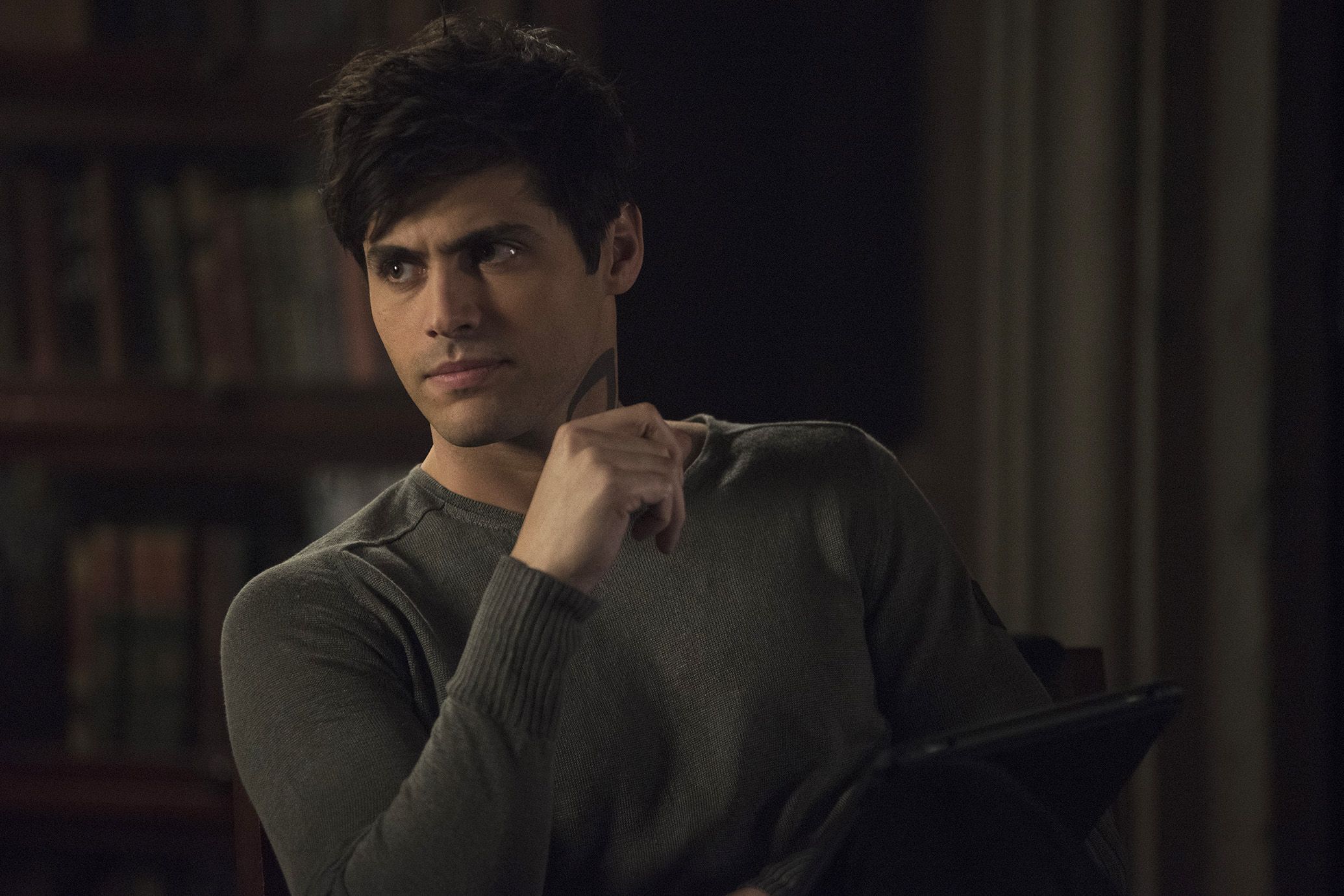 2070x1380 Farewell to Shadowhunters: Matthew Daddario Talks Failed Malec Proposal