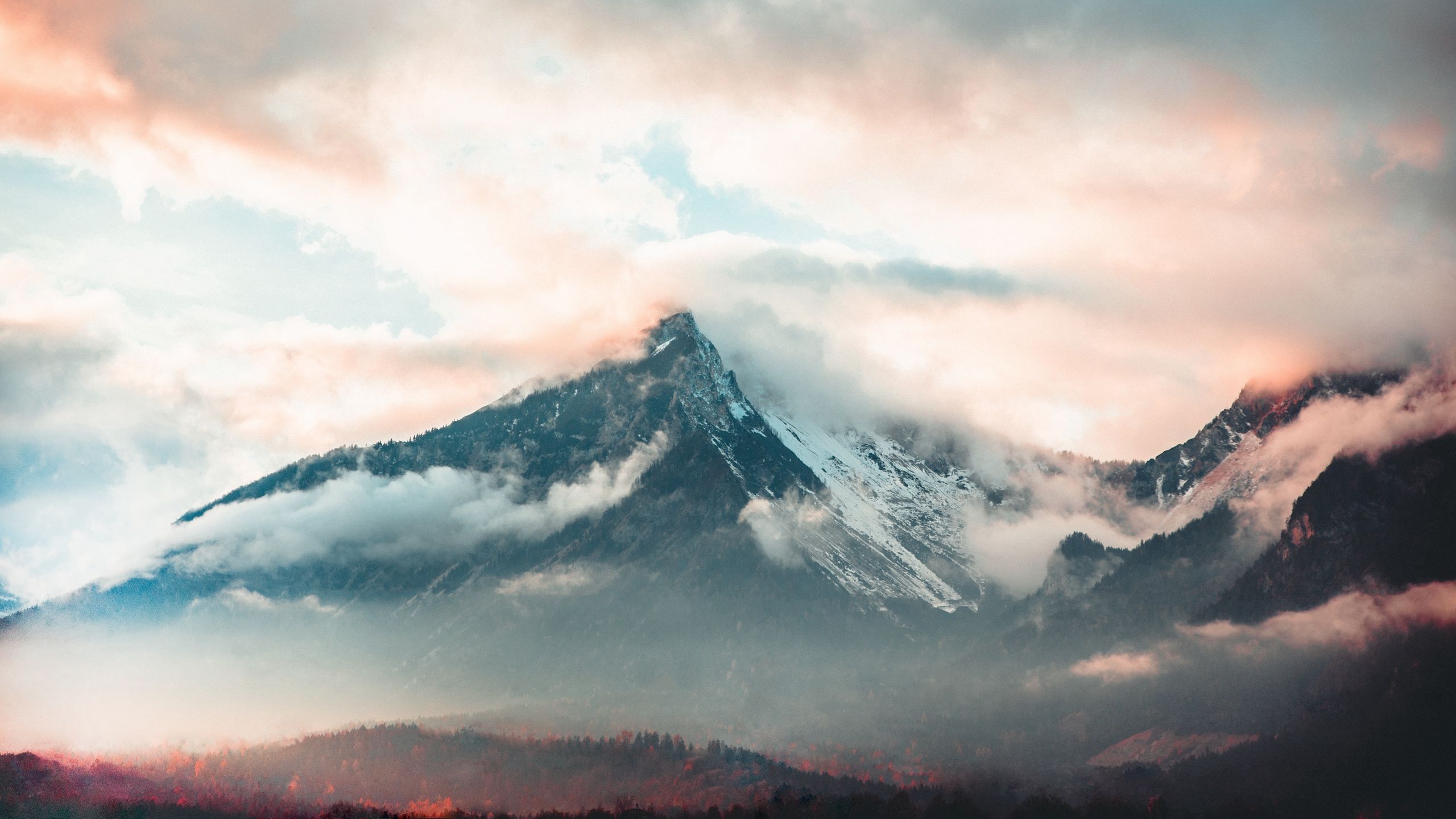 2560x1440 Fogy 4k Mountain Peak Wallpaper