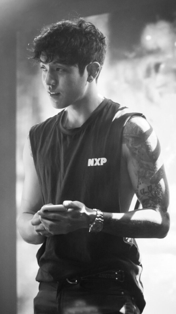 720x1280 Asian Celebrity Wallpaper