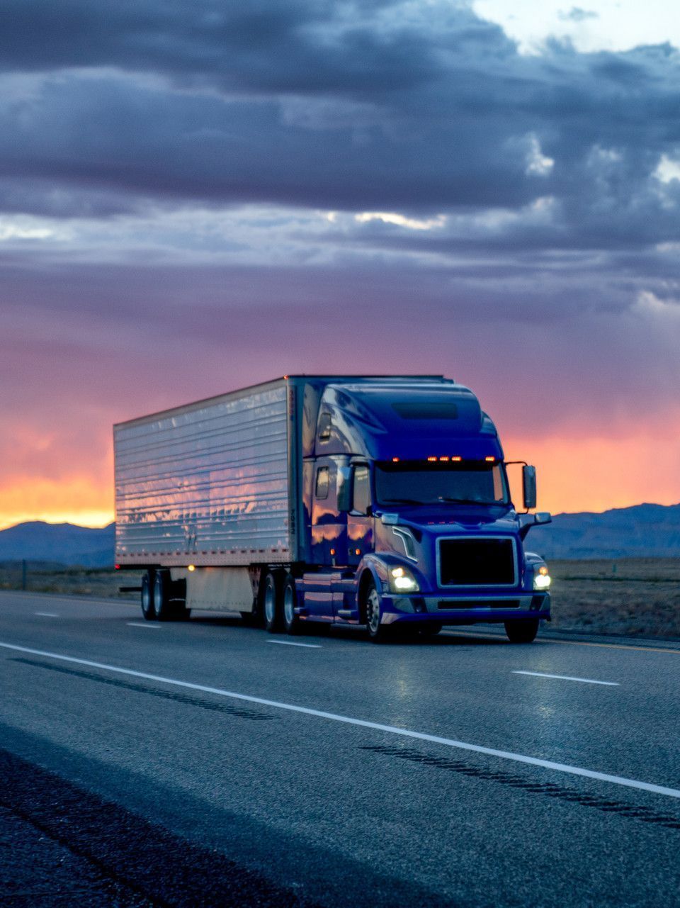 960x1281 What You Need To Know About Semi Truck Accidents