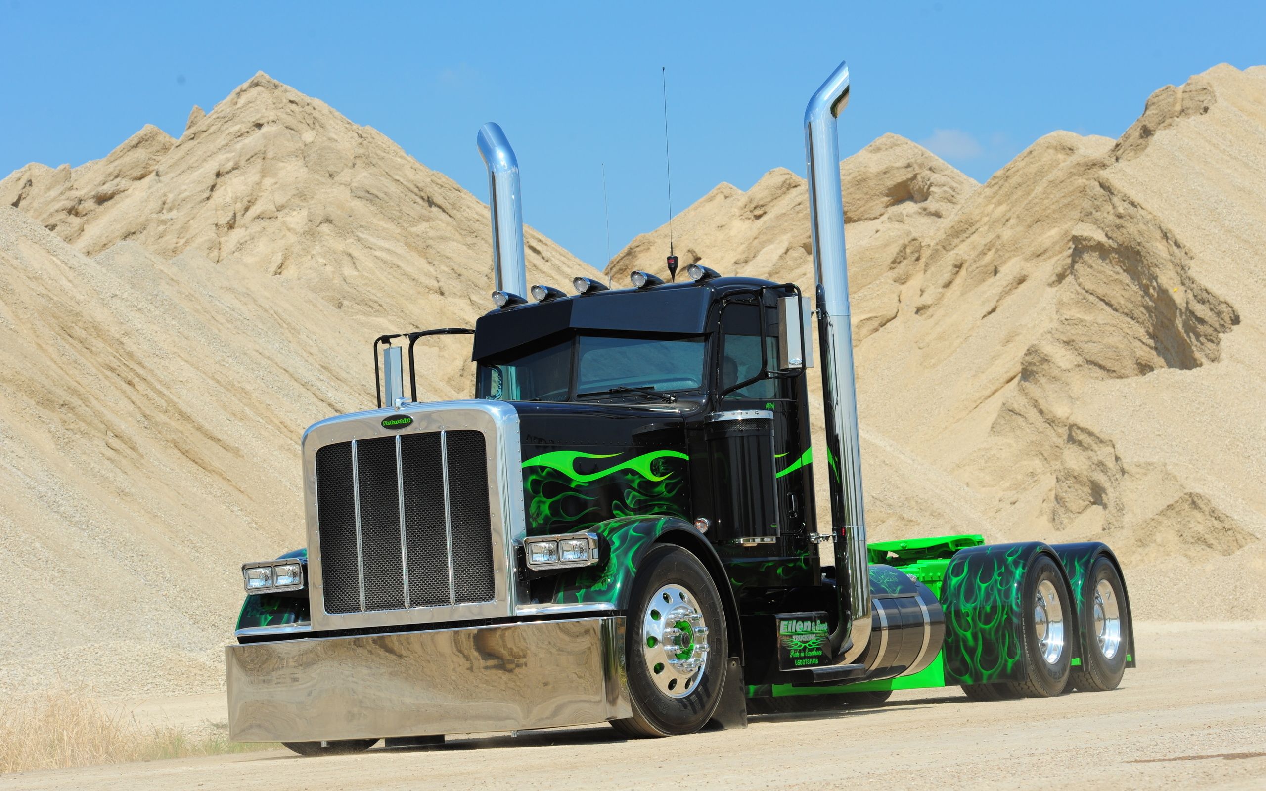 2560x1600 Vehicles Semi HD Wallpaper