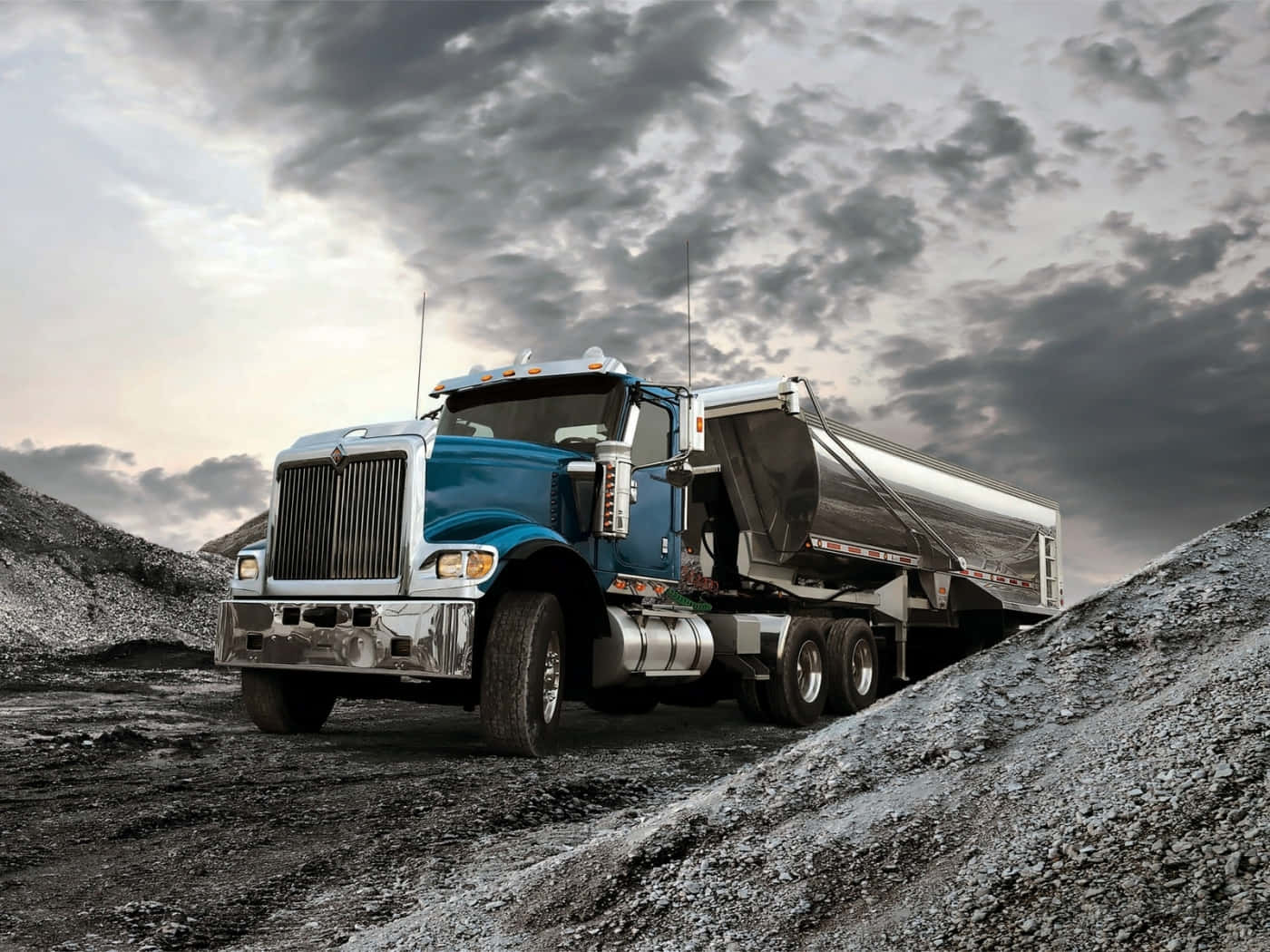 1400x1050 Download Stunning 18 Wheeler Truck