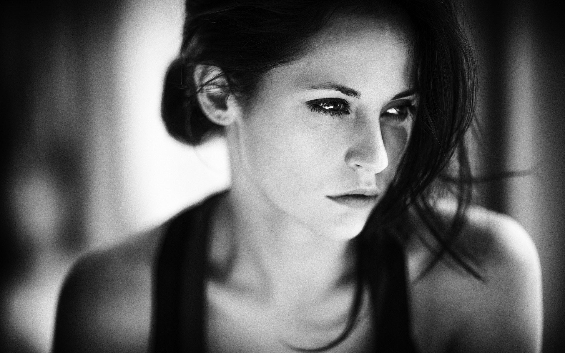 1920x1200 Black And White Girls Wallpaper