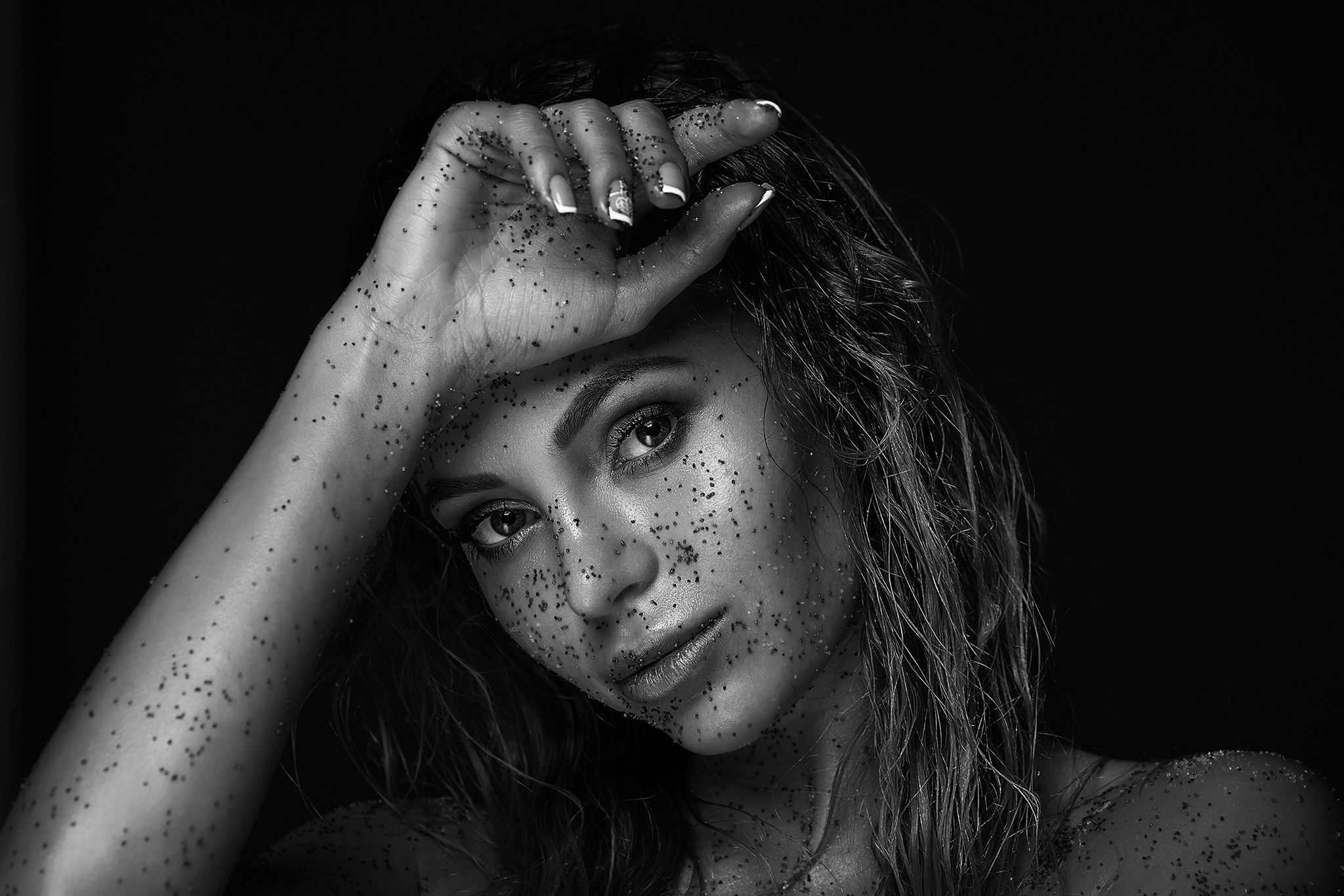 2048x1366 Dark Women Portrait Wallpaper