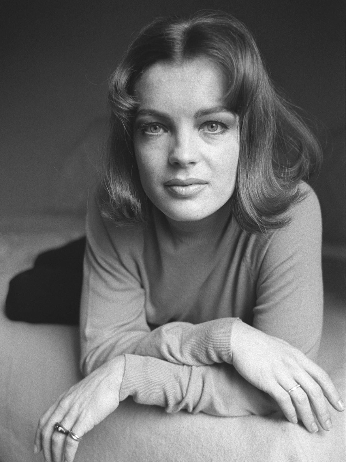 1200x1600 Romy Schneider wallpaper