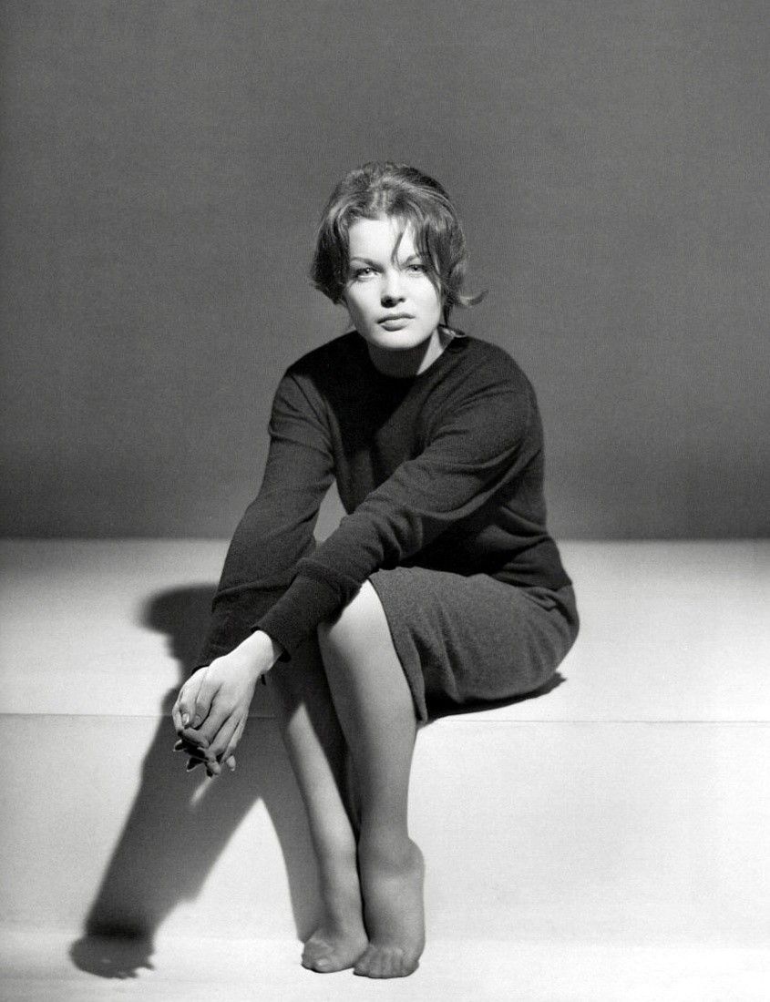 845x1100 Romy Schneider wallpaper