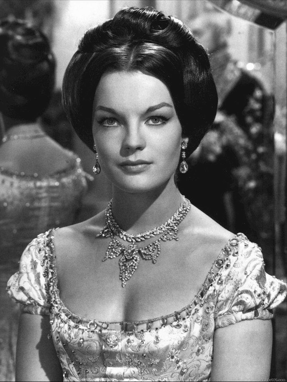 1000x1333 Romy Schneider Wallpaper. Загрузка изображений