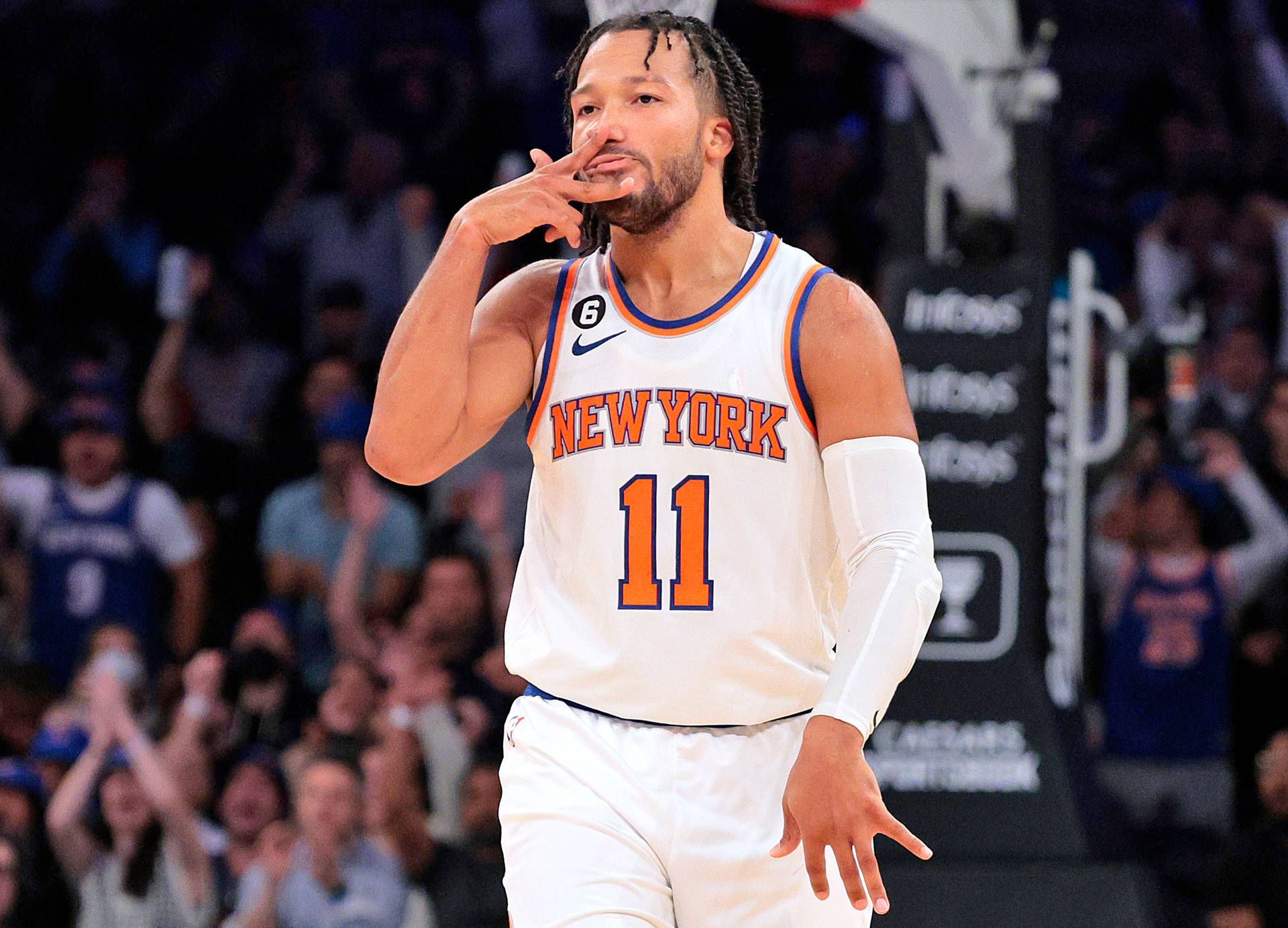 1920x1383 Download Jalen Brunson Gang Sign Up Wallpaper
