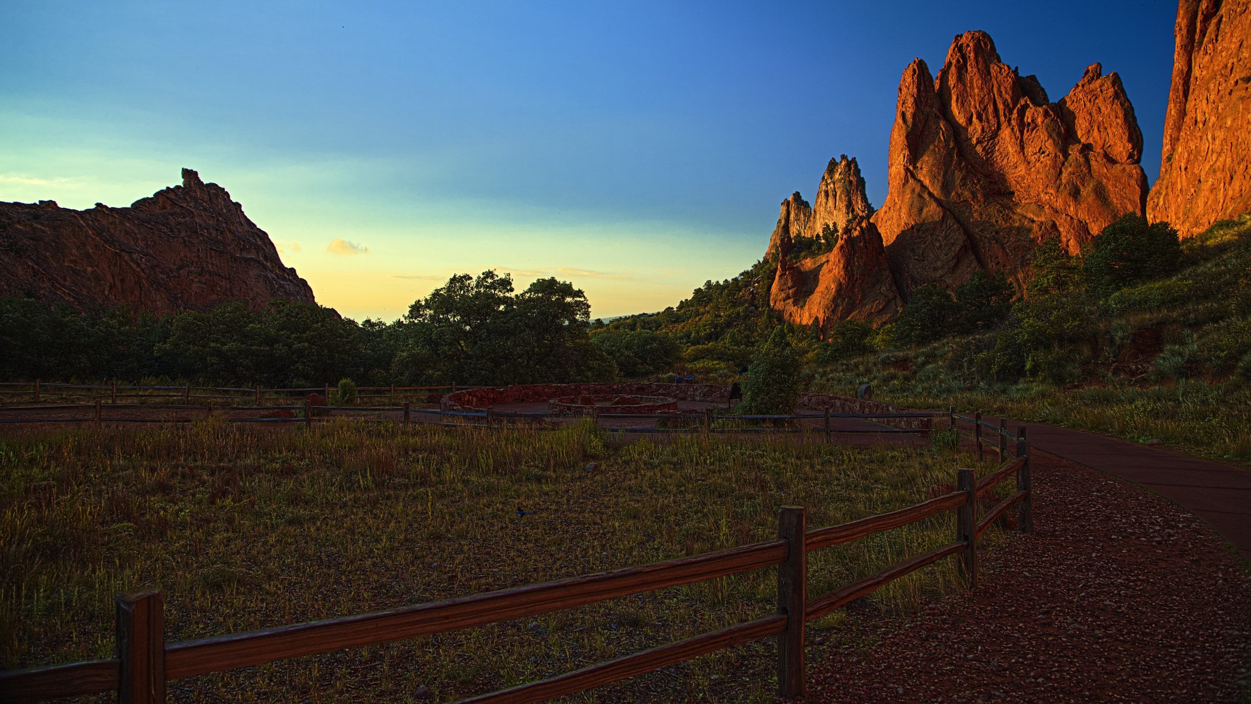 2560x1440 Garden of the Gods Archives