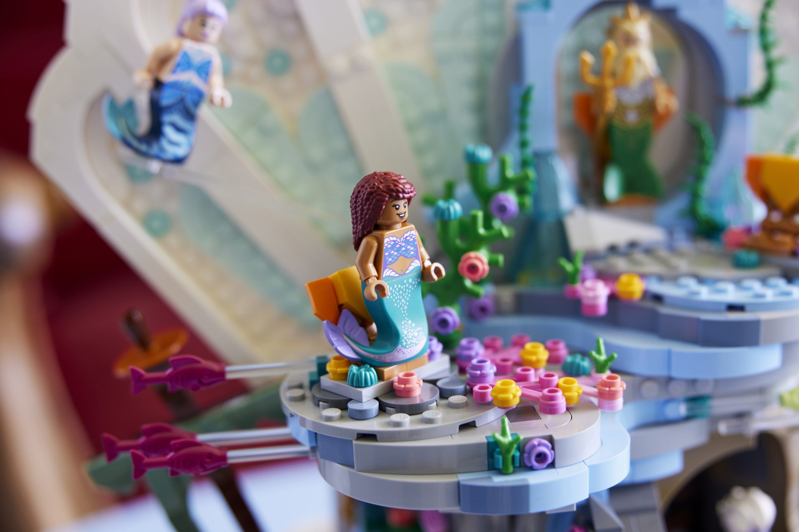 2560x1707 LEGO Disney 43225 Little Mermaid Royal Clamshell visual guide and gallery