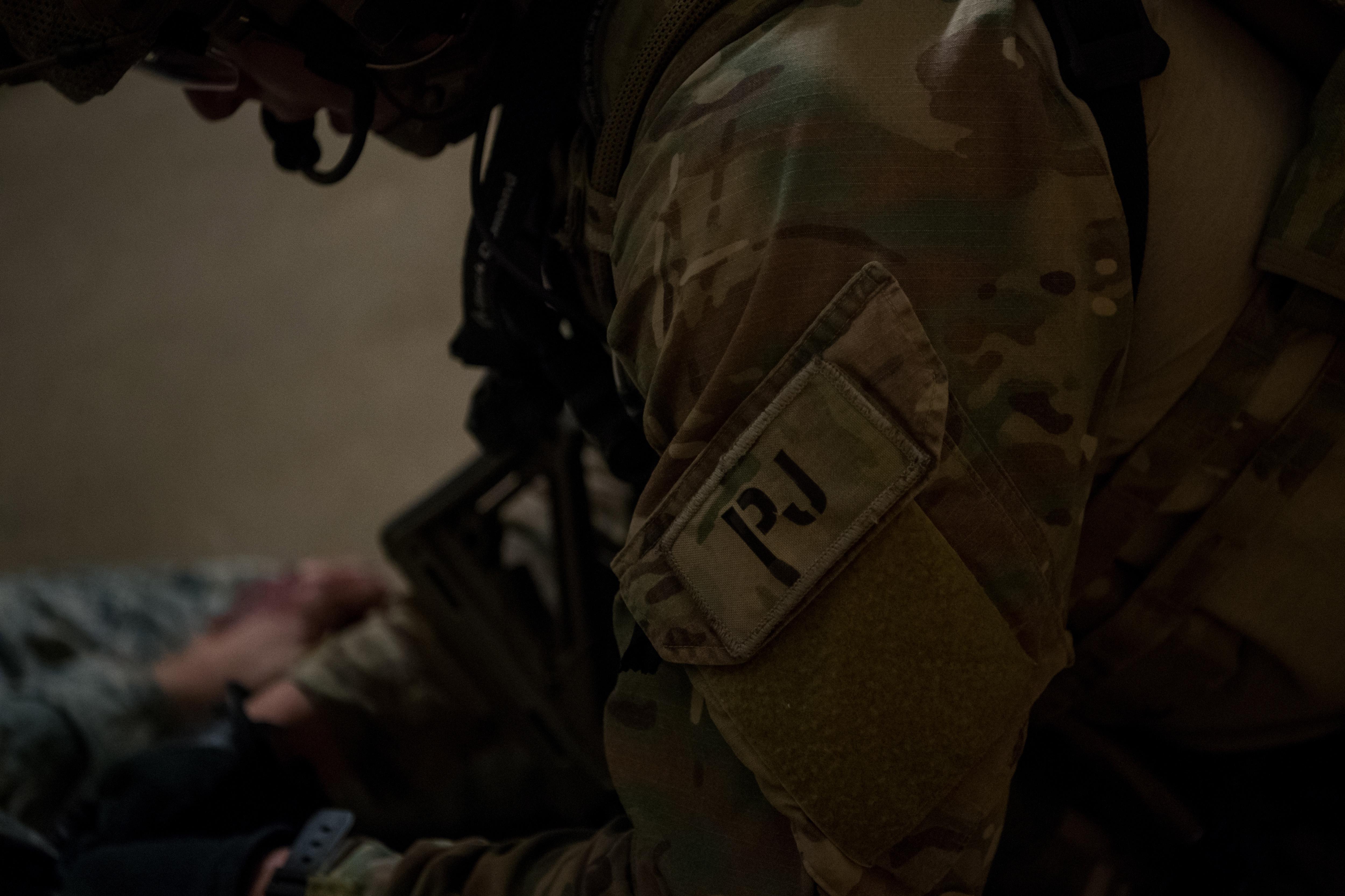 4999x3333 US Air Force Pararescuemen can switch from a traditional rescue squadron to a Special Tactics unit without an additional assessment, however, they are required to do additional ST specific training before going