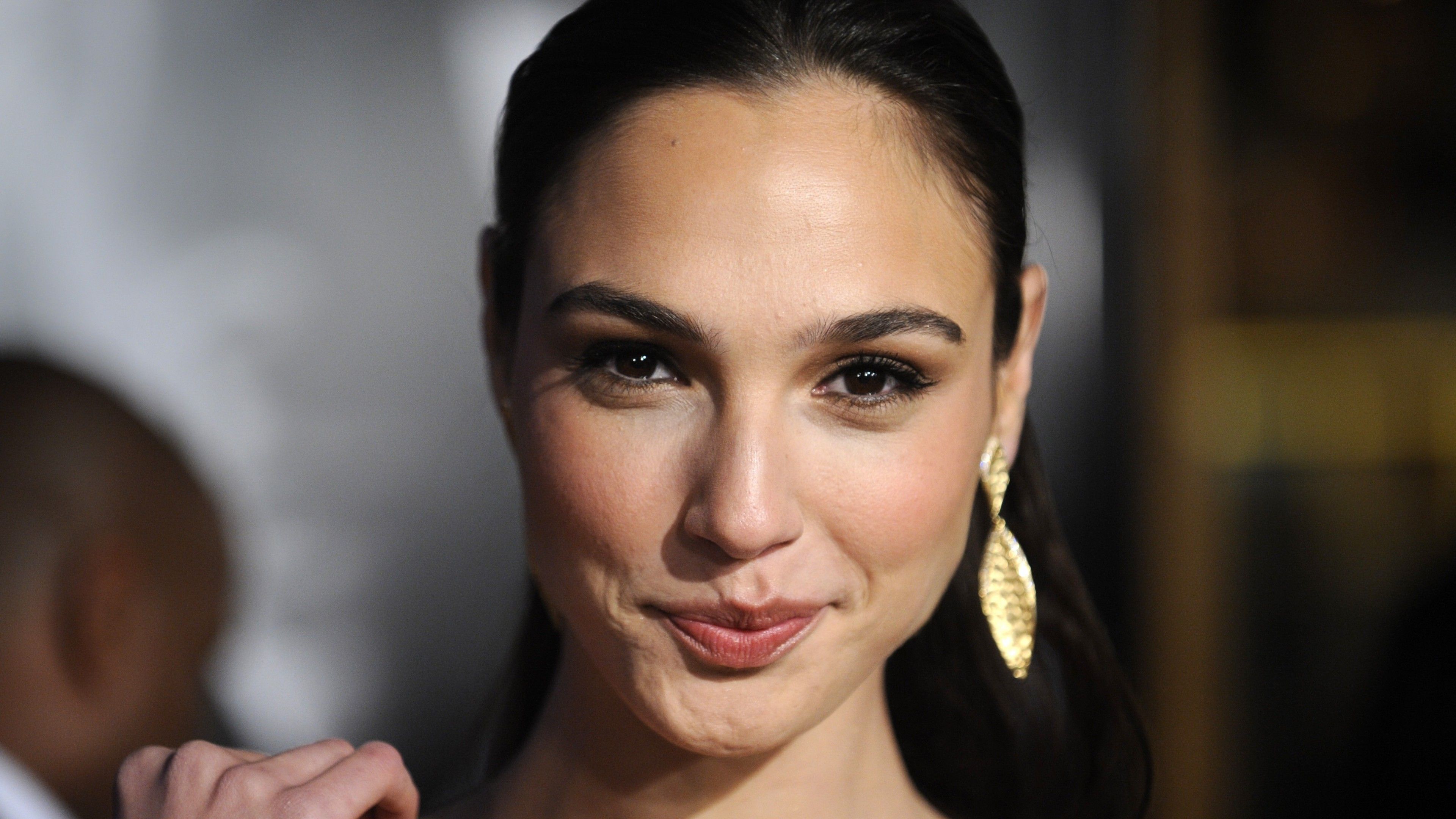 3840x2160 Wallpaper Gal Gadot, portrait, HD, 4k, Celebrities