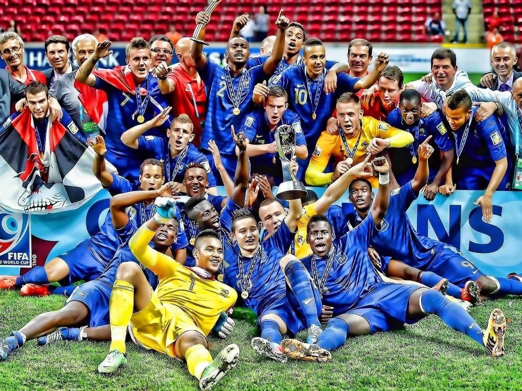 1024x768 France Football Wallpaper