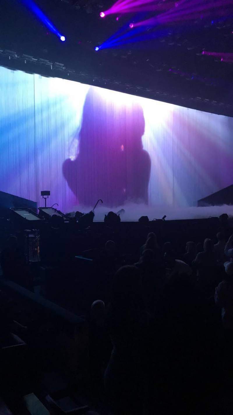 800x1422 Wells Fargo Center, section 124 Grande tour: Dangerous Woman Tour, shared
