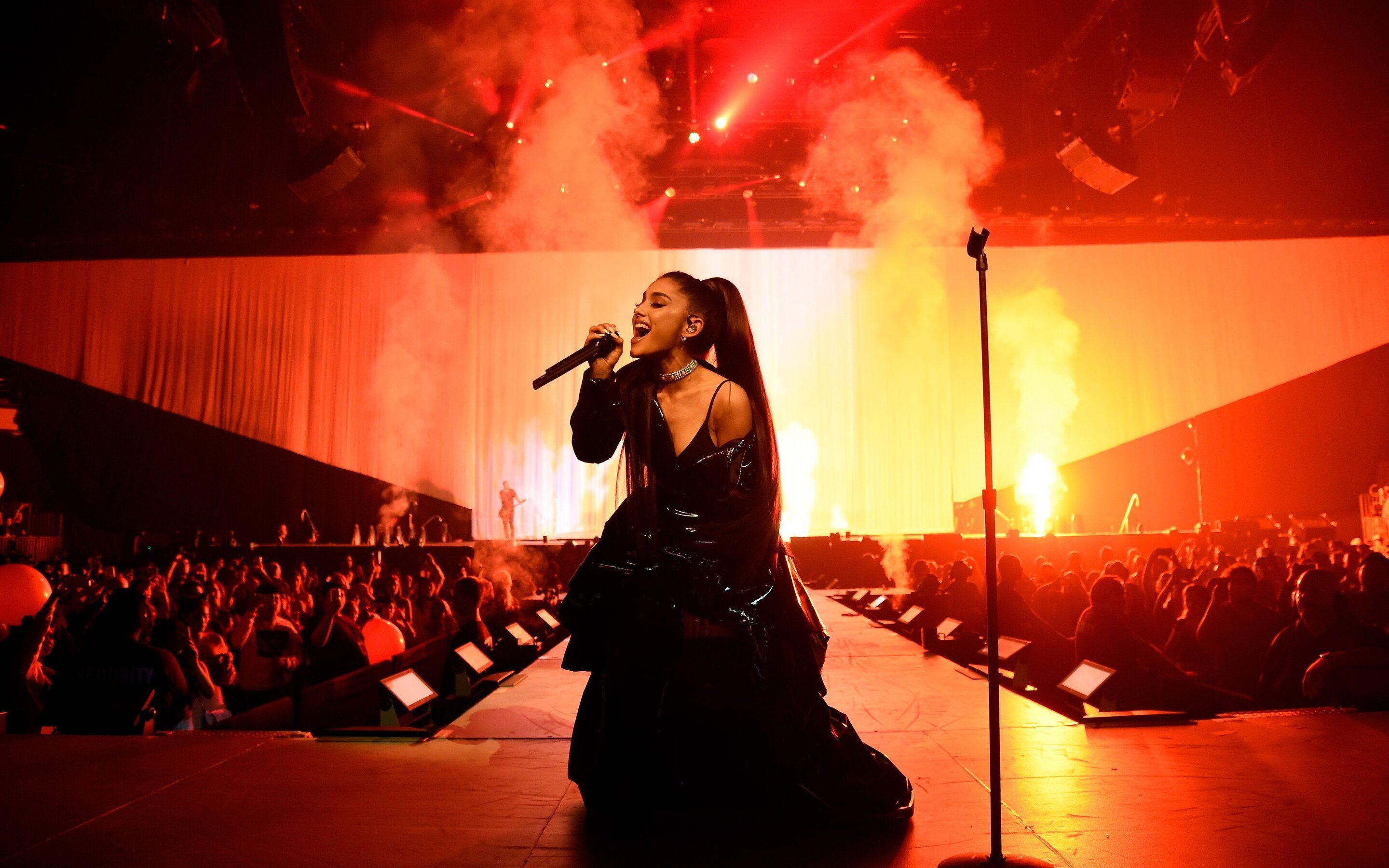 2880x1800 Ariana Grande Live Performance On Stage Macbook Pro Retina HD 4k Wallpaper, Image, Background, Photo and Picture