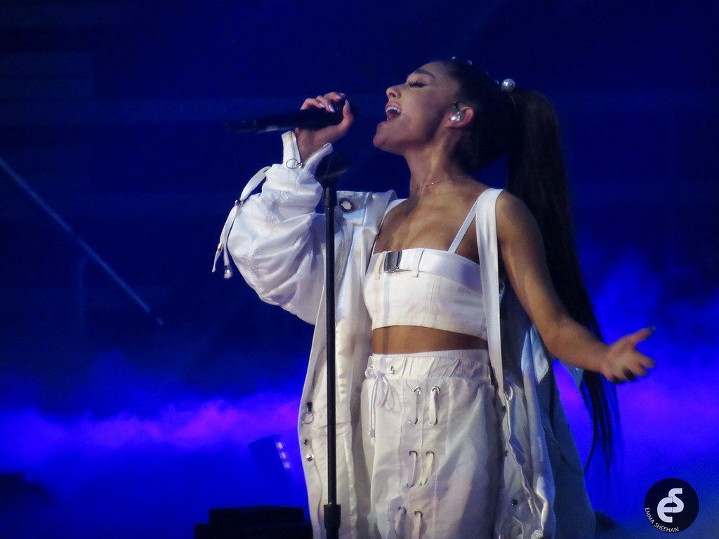 1024x768 Ariana Grande. Dangerous Woman Tour 2 19 17