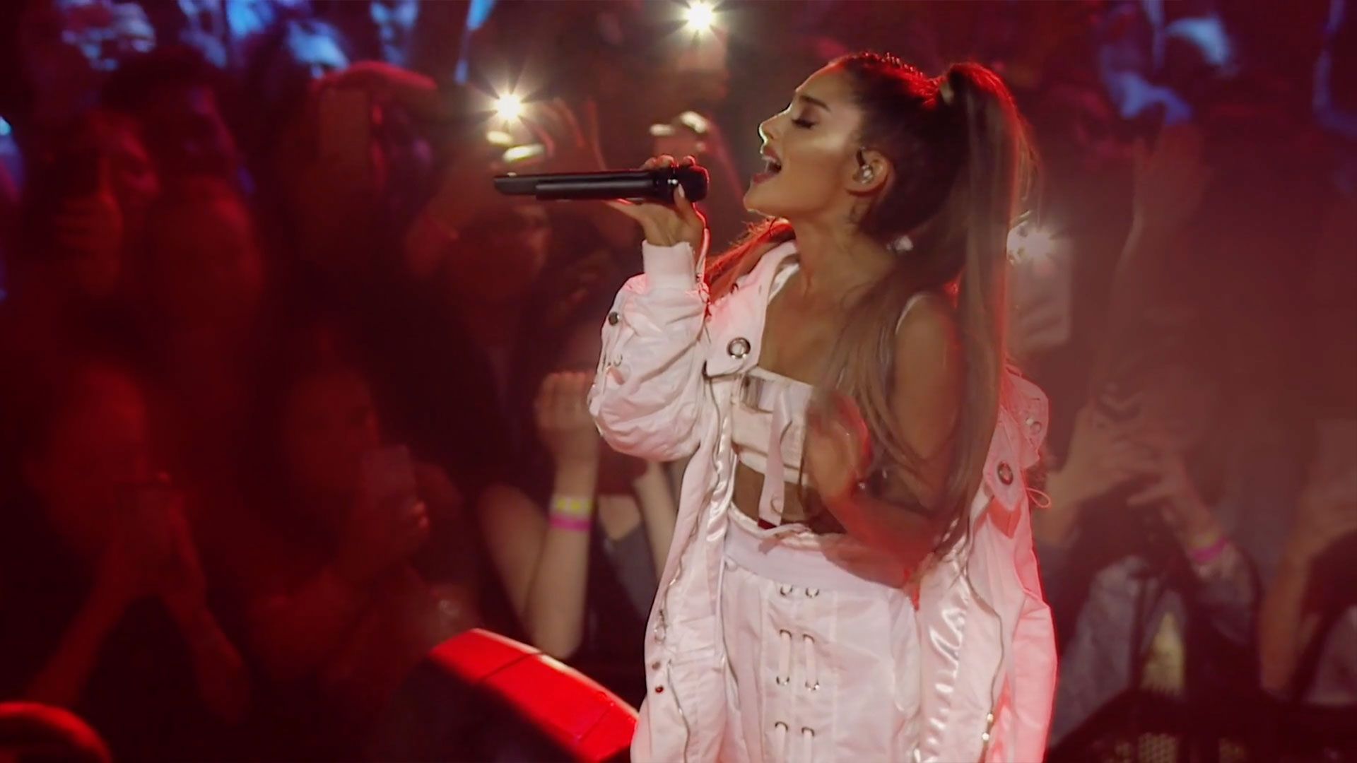 1920x1080 Dangerous Woman Tour Diaries