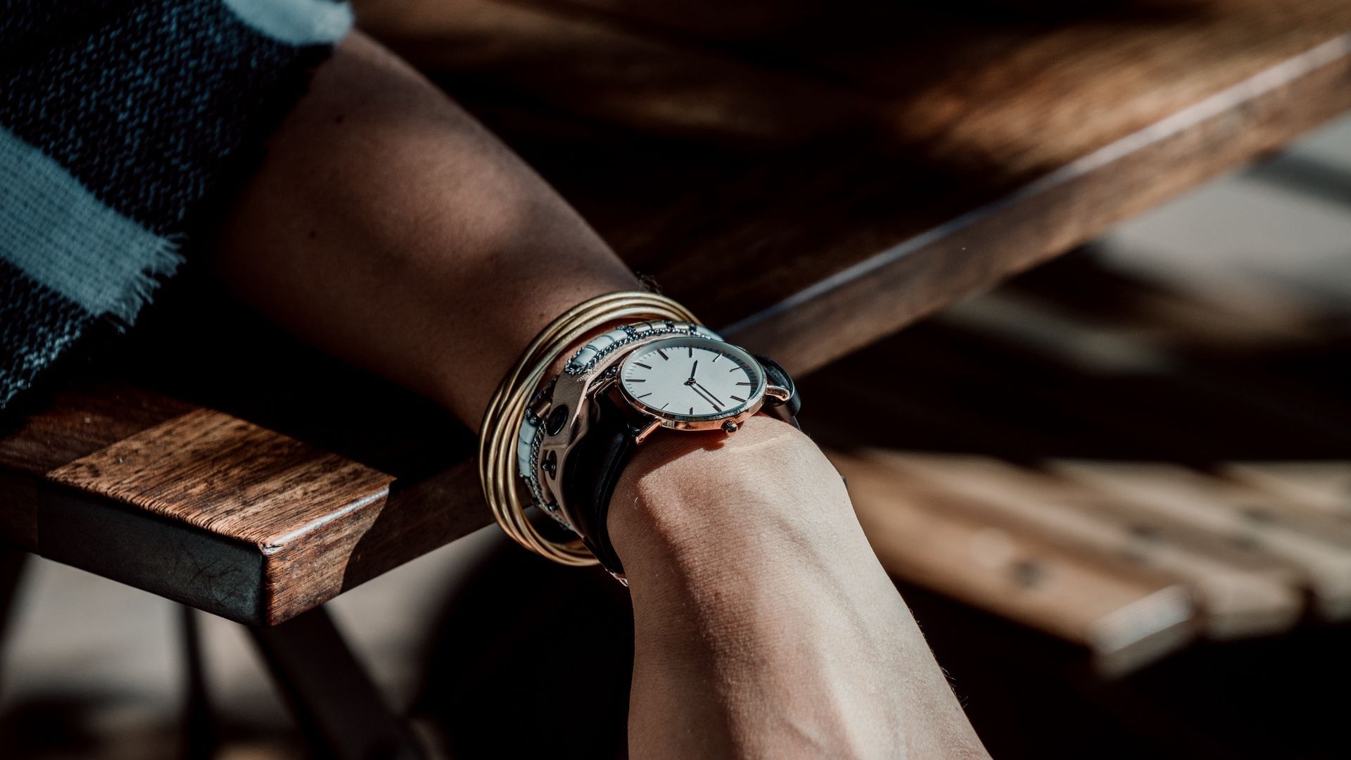 1920x1080 Wallpaper hand bracelets wristwatch. Bracelet en plastique, Bijoux de famille, Bracelet