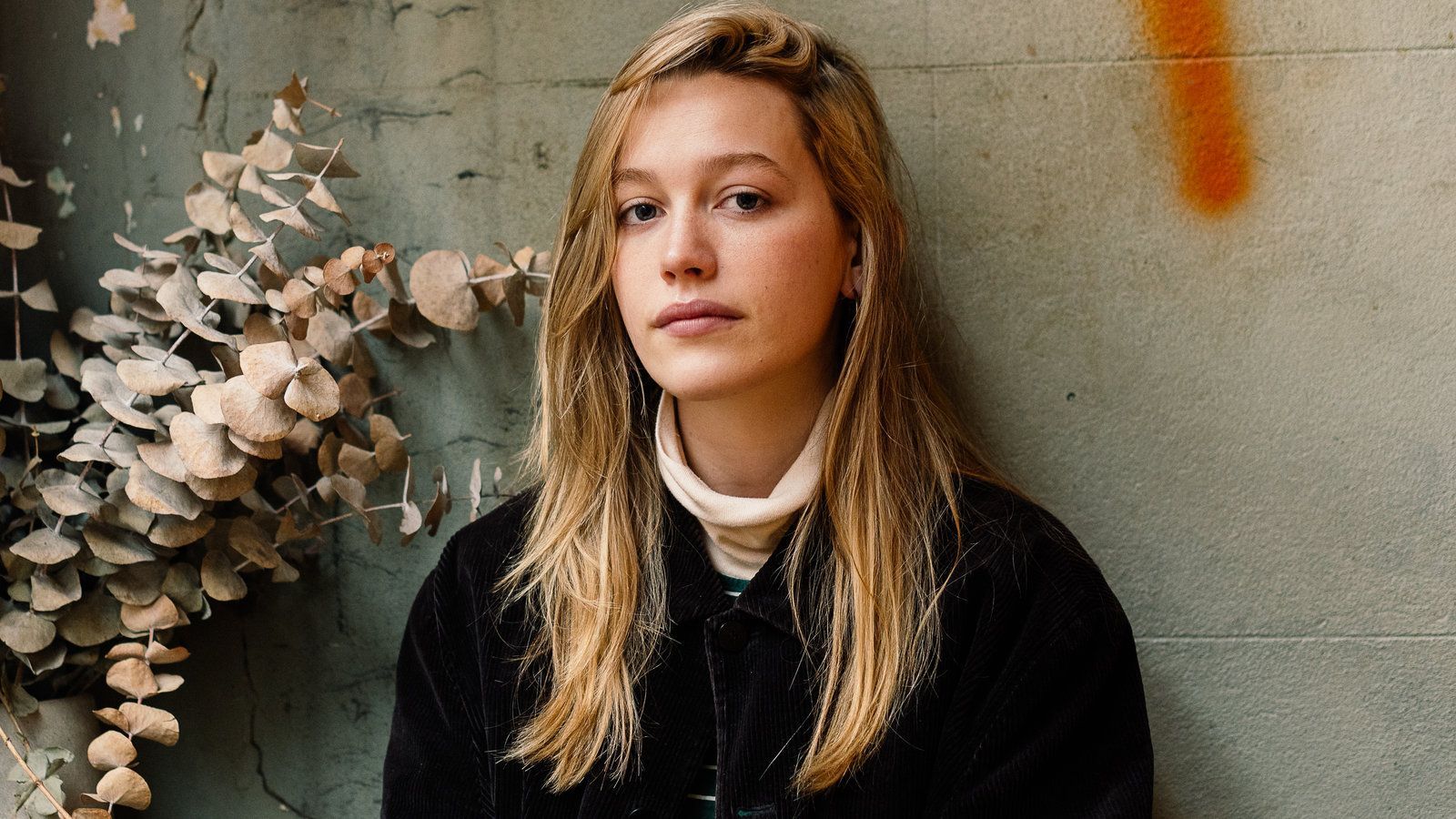 1600x900 That Intense New Character on 'You'? Victoria Pedretti 'Had the Tools'
