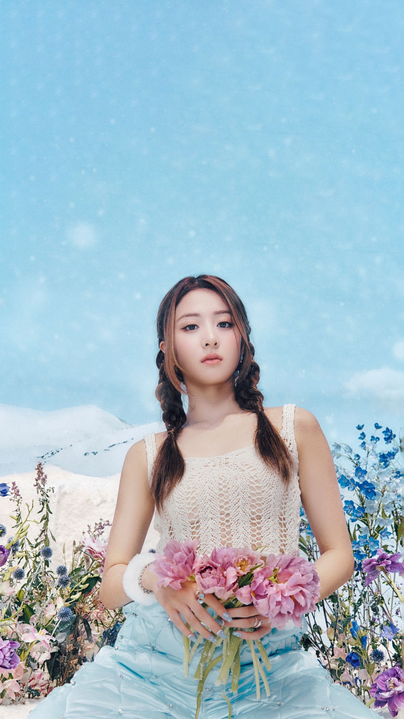 1628x2893 タク ❄️ on X: HUH YUNJIN LE SSERAFIM 'ANTIFRAGILE' WALLPAPER FROZEN AQUAMARINE #LE_SSERAFIM #르세라핌 #ANTIFRAGILE #YUNJIN #허윤진 / X