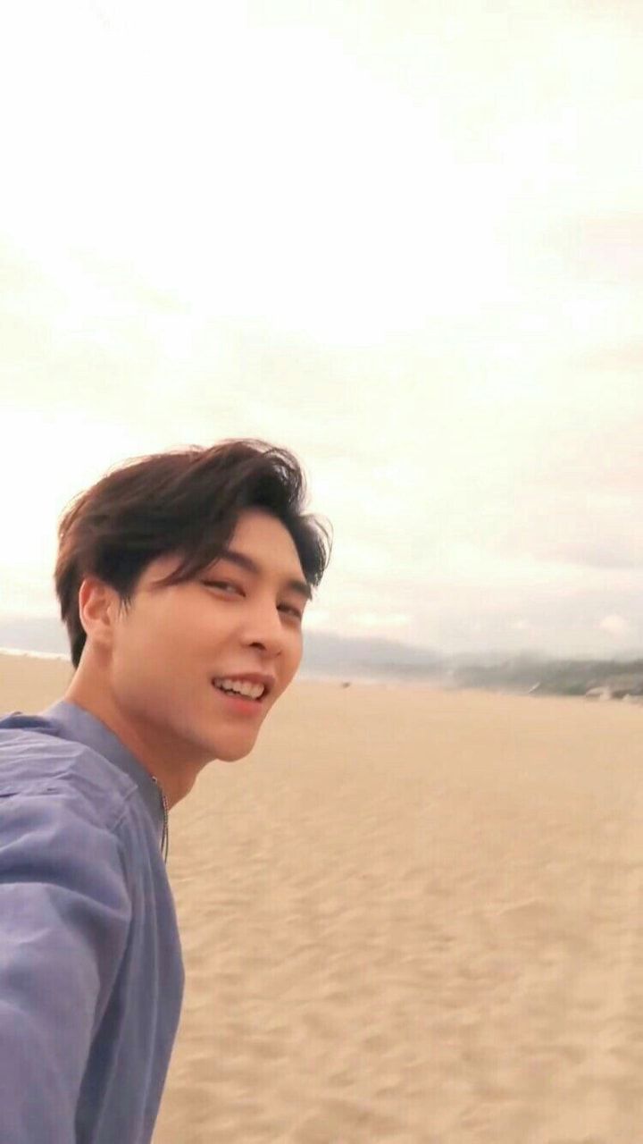 720x1280 Johnny Suh Wallpaper