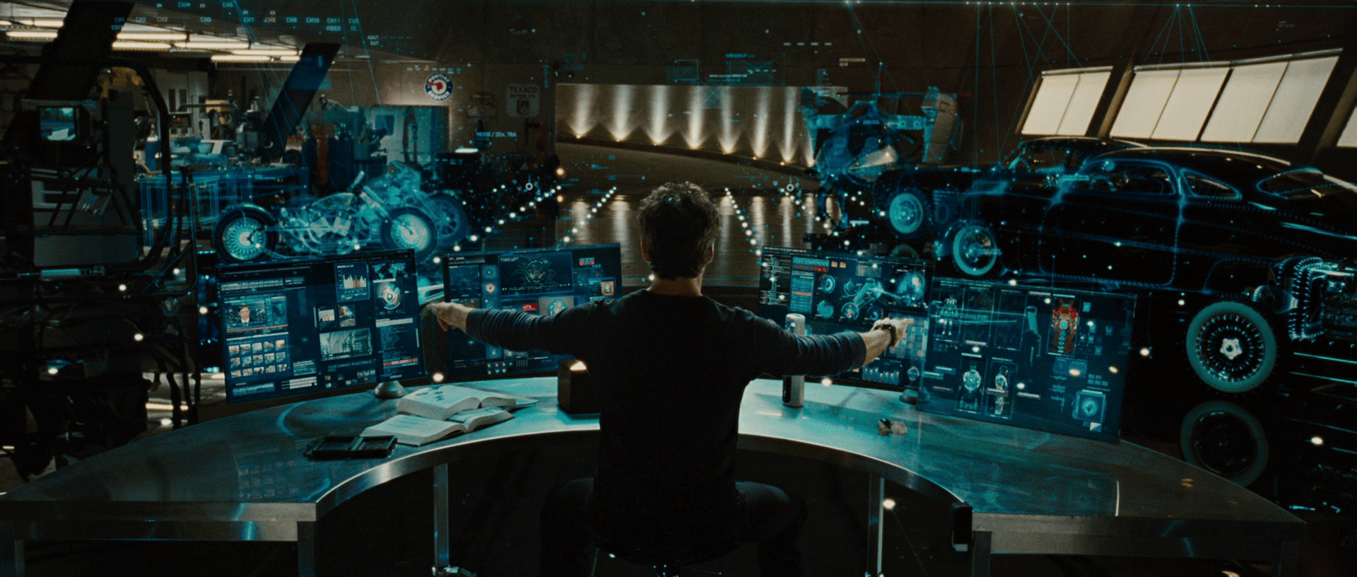 1920x816 Get The Look: Iron Man Tony Stark's Man Cave. アイアンマン, シティーアート, ゲームルームのデザイン