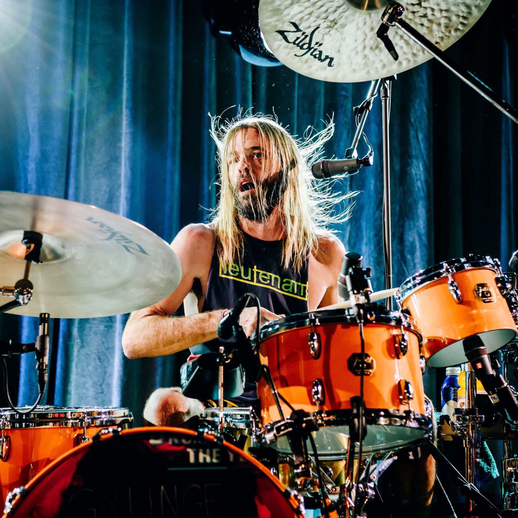 1800x1800 Taylor Hawkins, Foo Fighters' Drummer, Dies