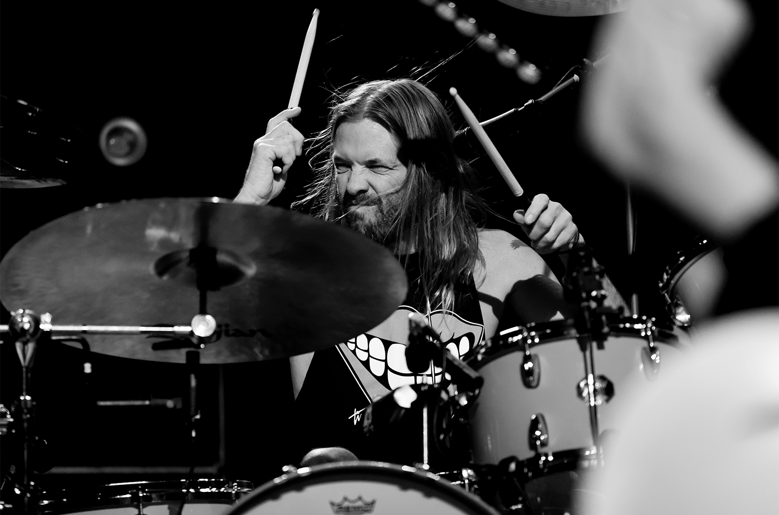 1548x1024 Taylor Hawkins Dead: Musicians React to Foo Fighters News