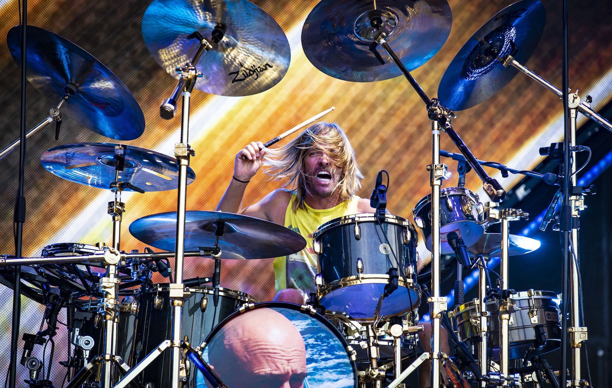 2000x1270 Watch 11 Year Old Son Of Foo Fighters Drummer Taylor Hawkins Perform With His Dad And Dave Grohl