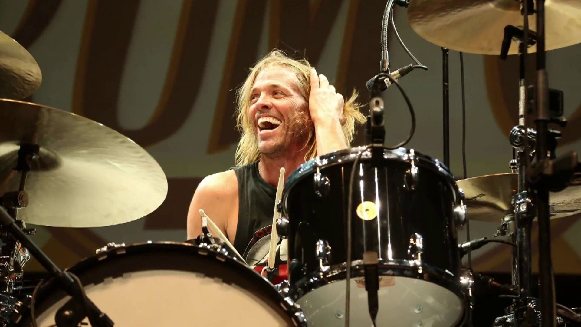 1920x1080 Foo Fighters Honor Taylor Hawkins In New Year's Eve Post