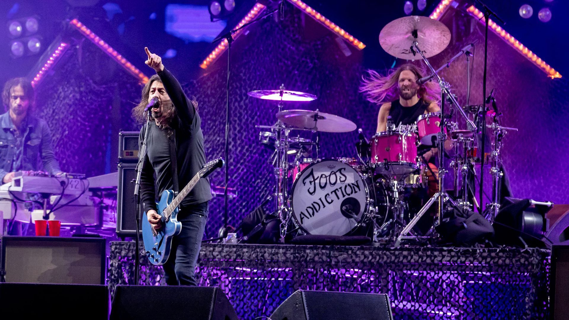 1920x1080 Regarding the death of Taylor Hawkins, why did Foo Fighters never play in Peru?