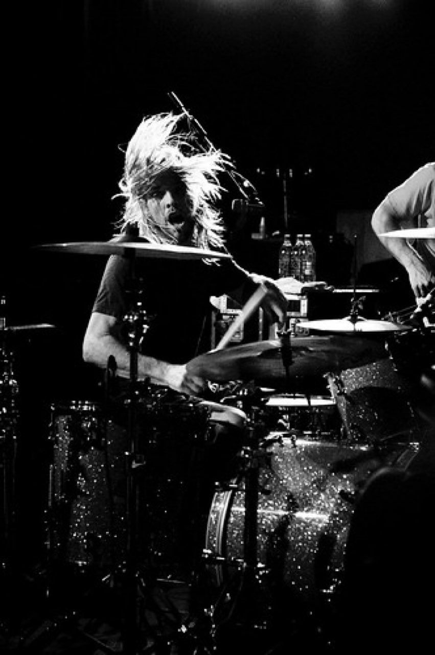 851x1282 Robby Starbuck on X: RIP Taylor Hawkins. I had the pleasure of having a coffee with him and he was incredibly kind. Praying for his friends and family. A hall of fame