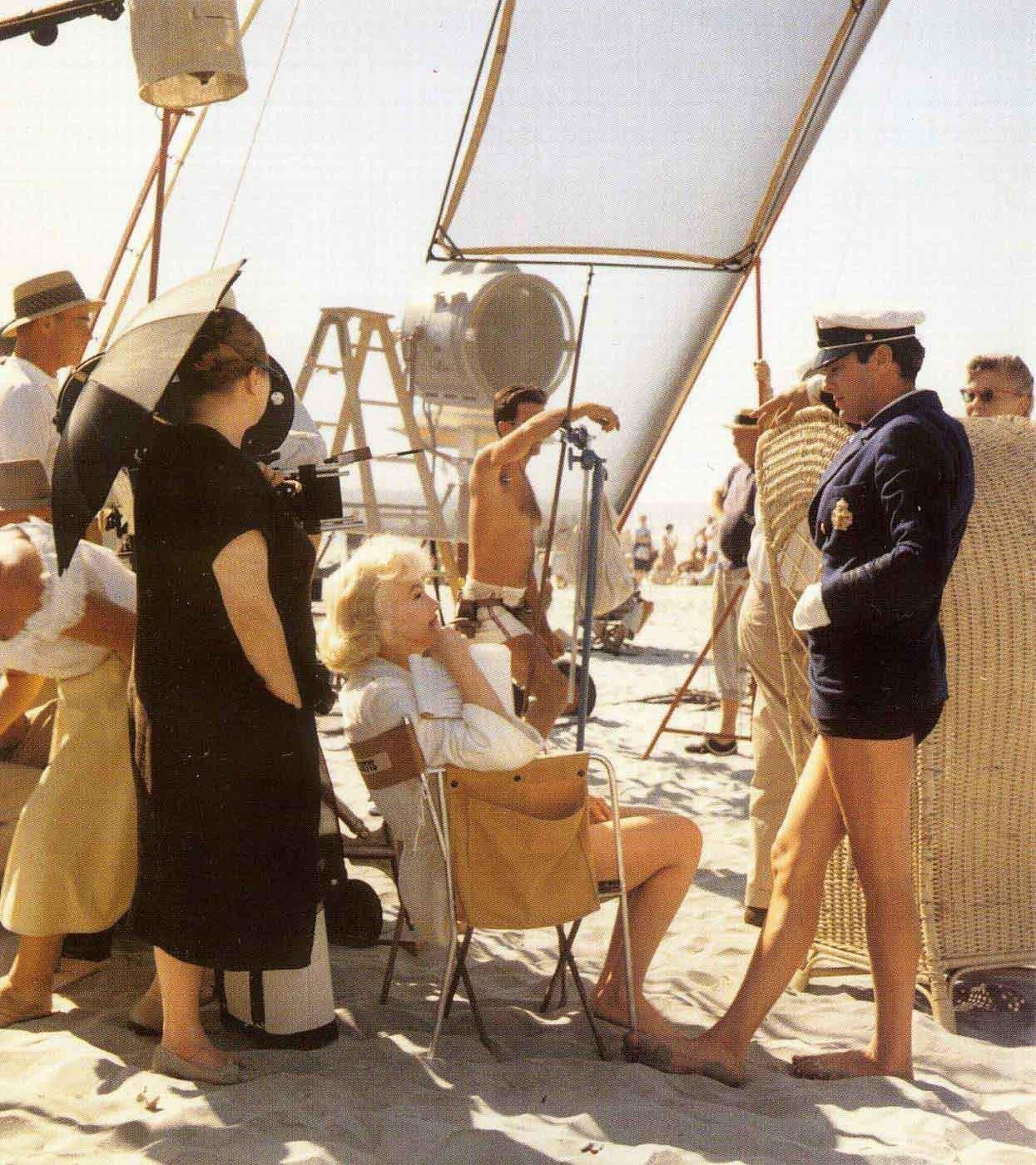 1245x1400 Some Like it Hot Photo: Some Like it Hot. Marilyn monroe photo, Hotel del coronado, Marilyn monroe movies