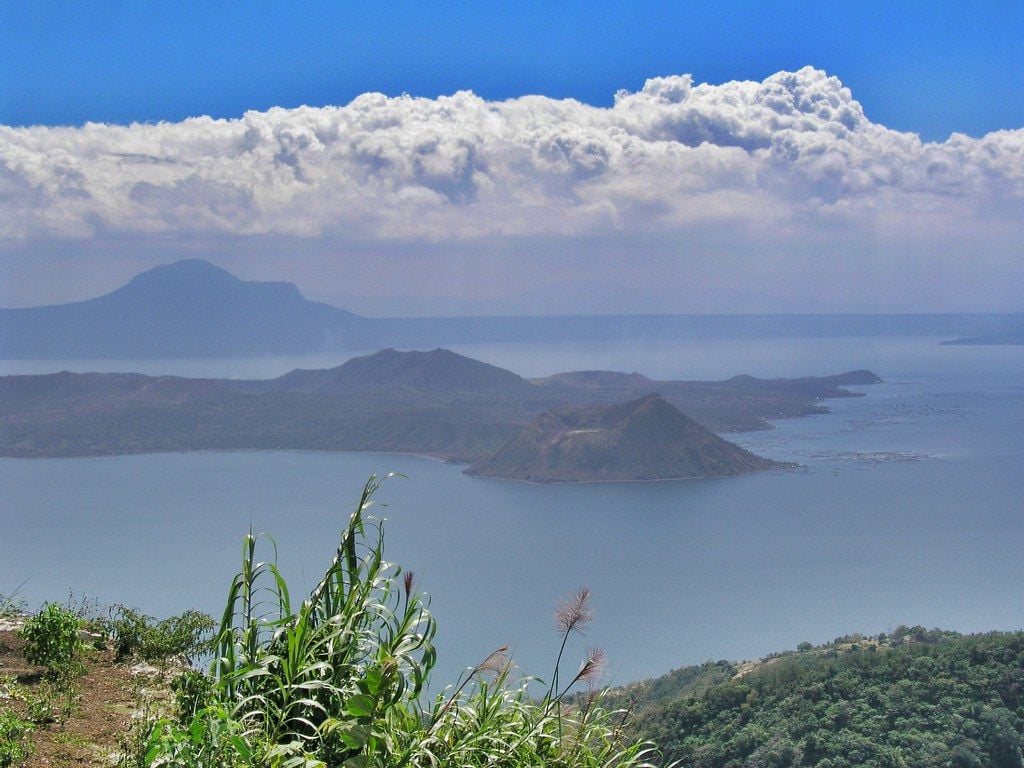 Taal Volcano Wallpapers - Top Free Taal Volcano Backgrounds ...