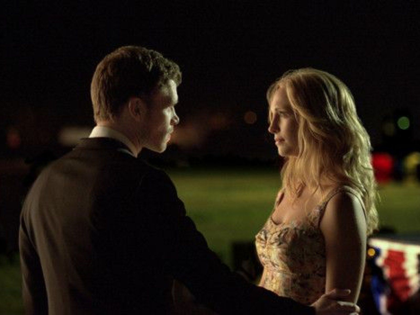 1600x1200 Vampire Diaries' Season 5 Spoilers: When Will Klaus Return In An 'Originals' Crossover? 5 Theories For The 100th Episode And Klaroline
