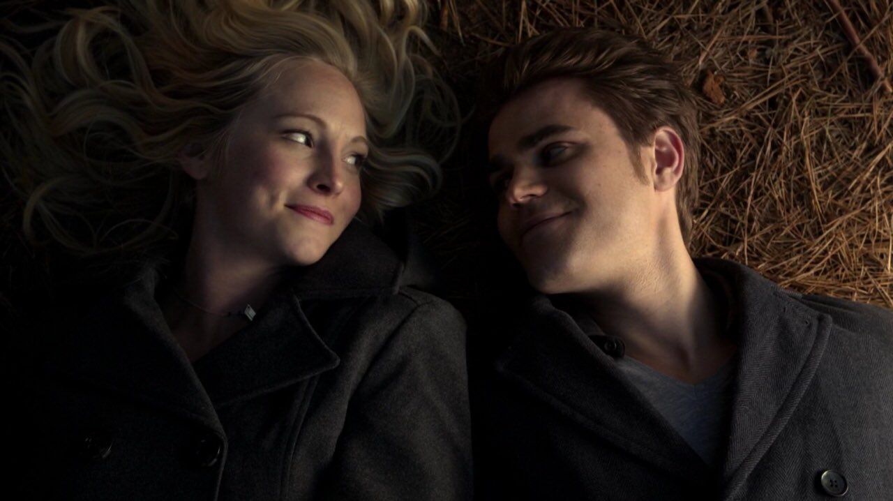 1280x718 The Vampire Diaries on X: #RT pour Stefan et Caroline #FAV pour Klaus et Caroline #TVD / X