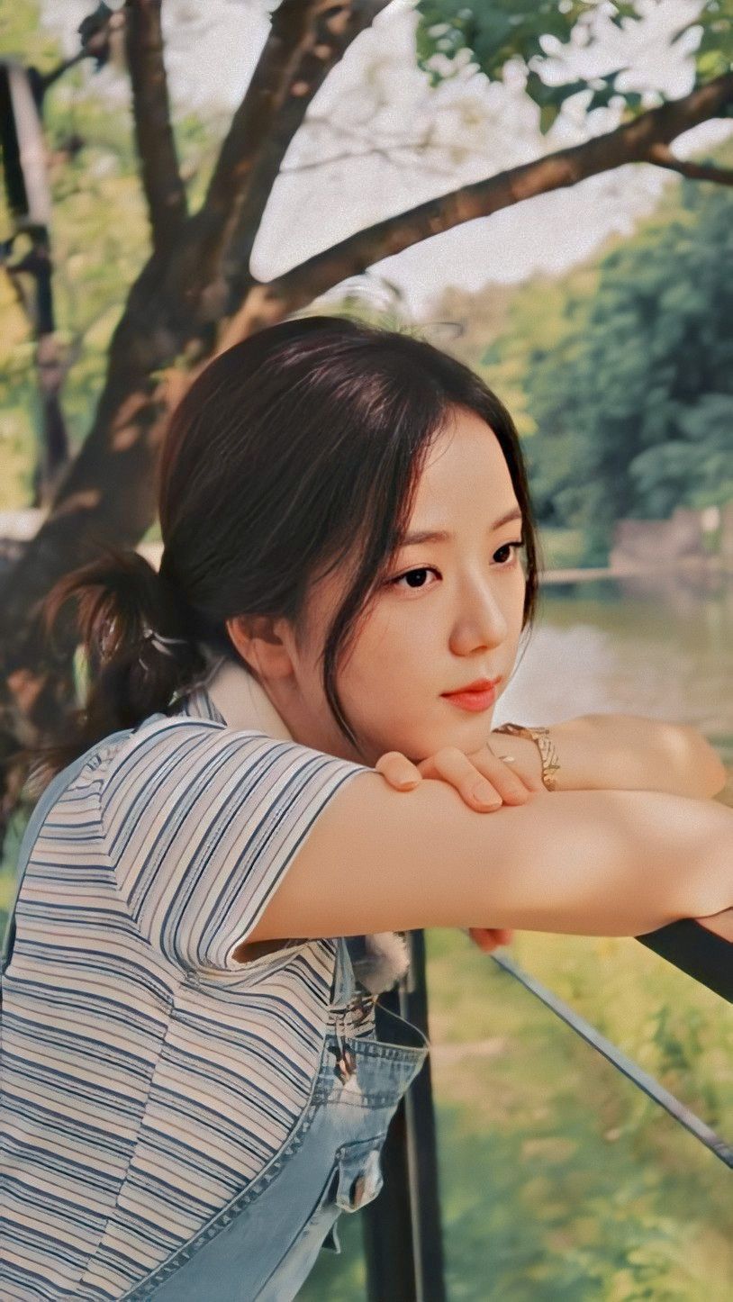 814x1446 JISOO WALLPAPERS on X: jisoo wallpaper lockscreen ✧ ig &amp; weibo update (2)