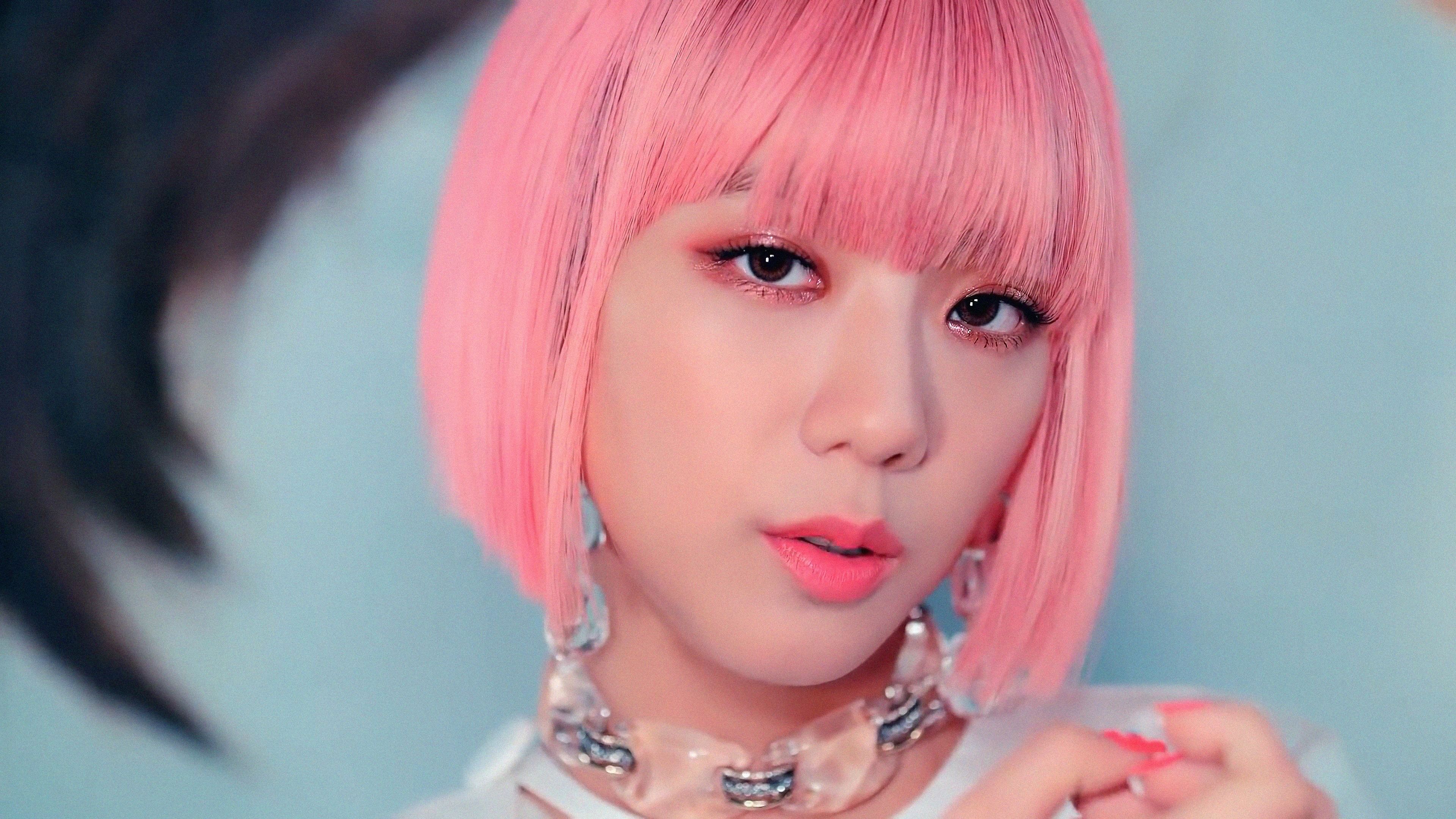 3840x2160 Kim Jisoo (BLACKPINK) Wallpaper