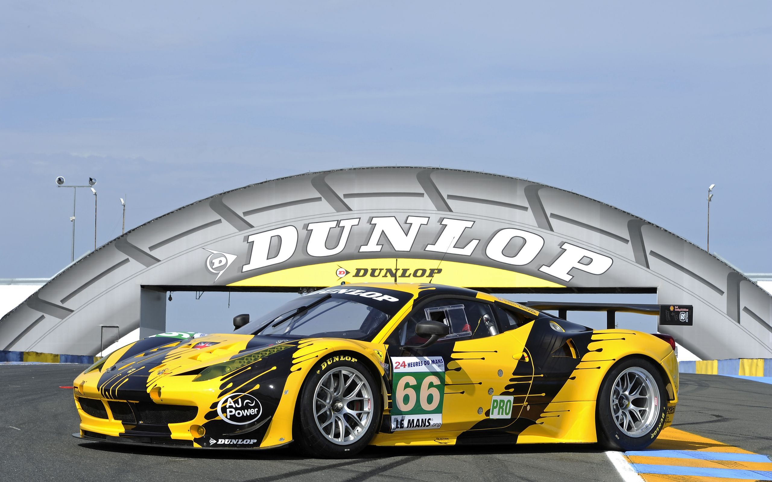 2560x1600 DUNLOP TIRES. Lebanon. WHEELAX