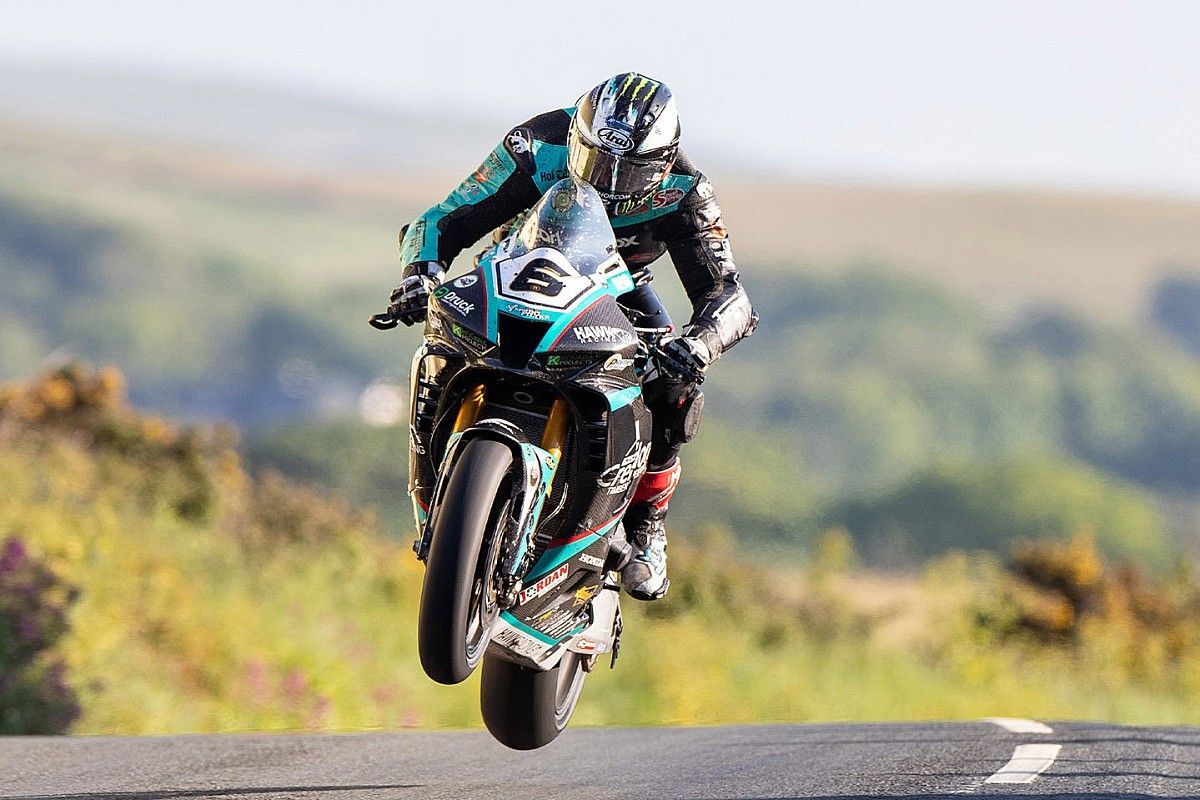 1200x800 Isle of Man TT 2023: Dunlop smashes lap record as practice ends