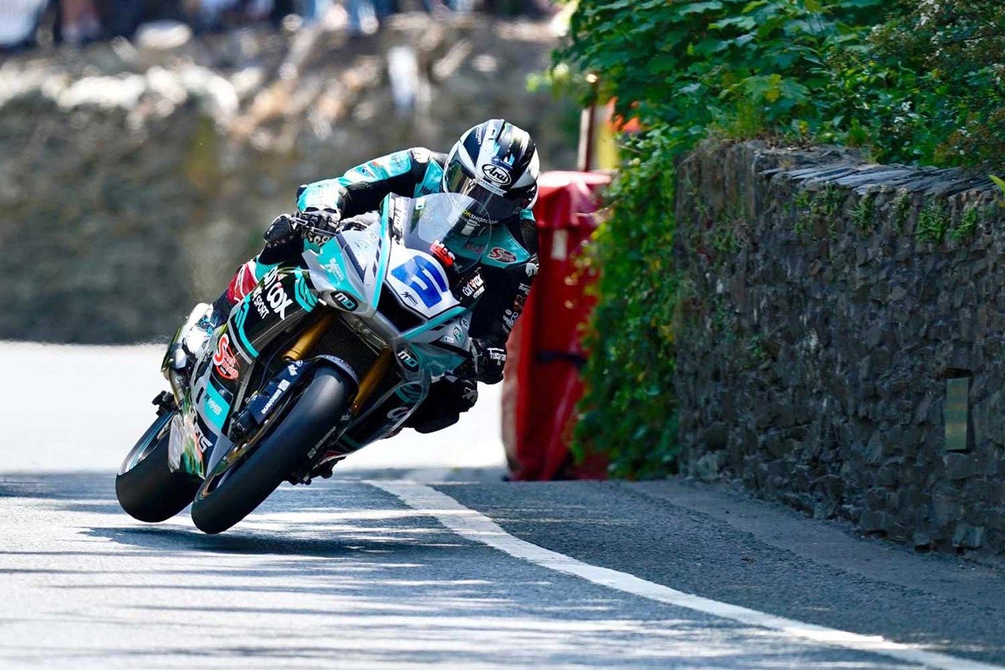 1440x960 Isle Of Man TT Round Up: Michael Dunlop Completes Supersport Double With Record Breaking 130mph Lap