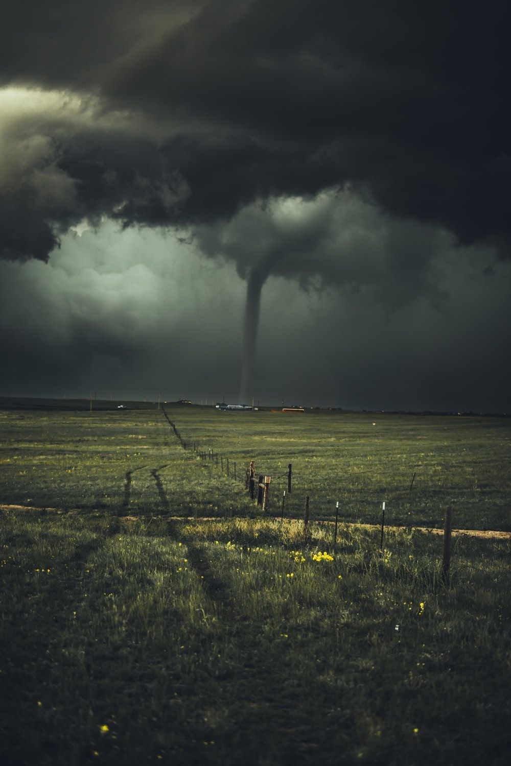 1000x1500 Tornado Storm Wallpaper
