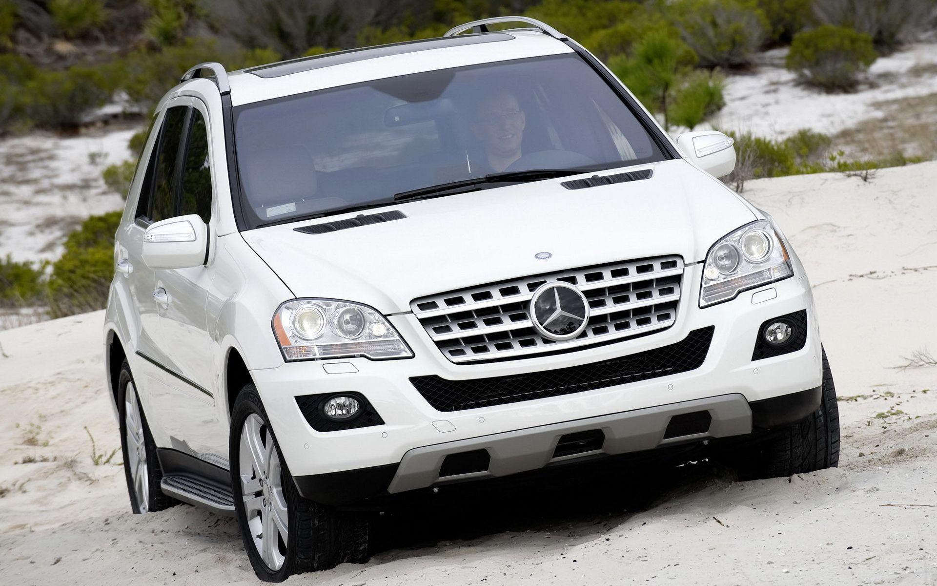 1920x1200 Mercedes Benz ML320 Wallpaper