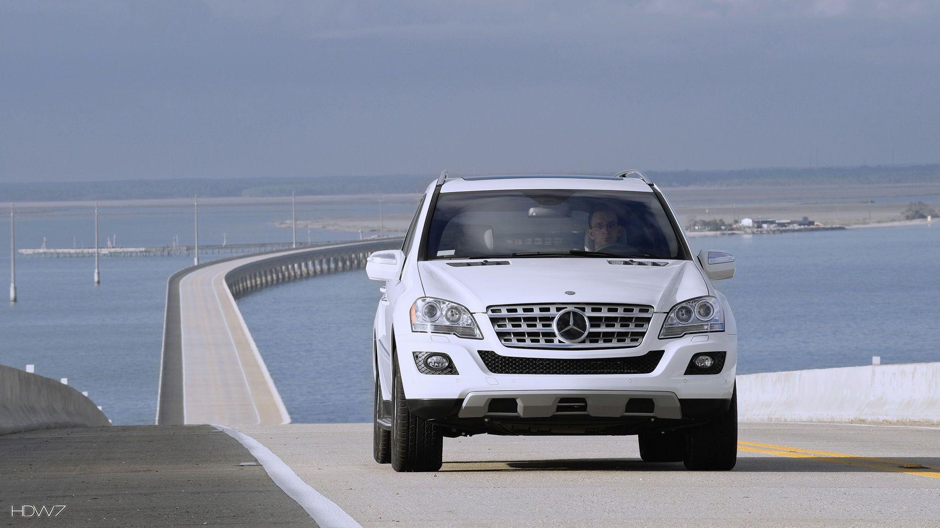 1920x1080 Mercedes Benz ML320 Wallpaper