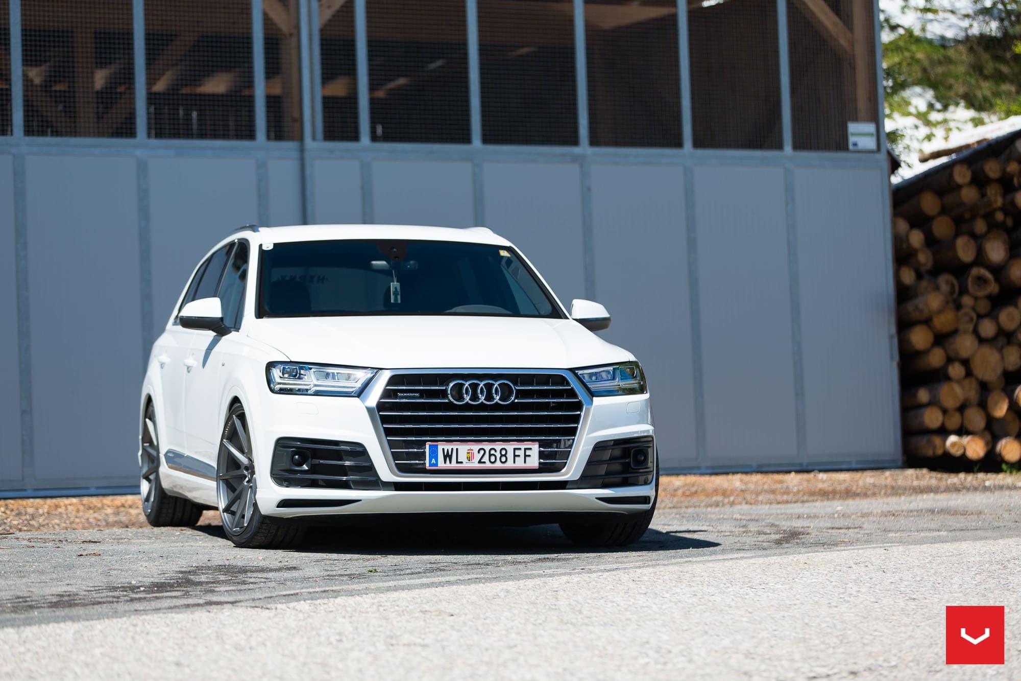 2000x1333 Audi Q7 Wallpaper
