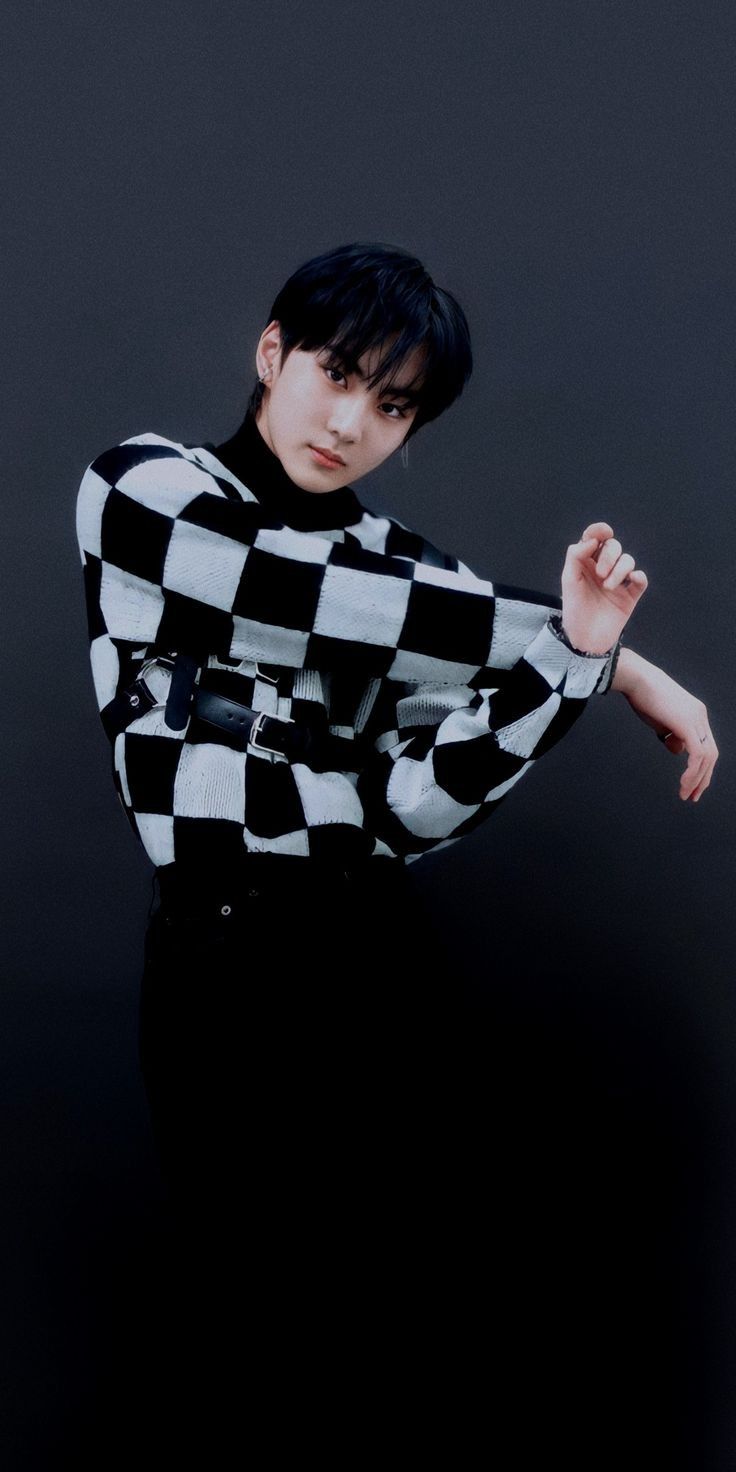 736x1472 Zaa On X: Jungwon #JUNGWON #ENHYPEN #ENHYPEN_JUNGWON #wallpaper #aesthetic #dark Jungwon Photo Collage Home Lockscreen, Wallpaper Black And White Aesthetic X