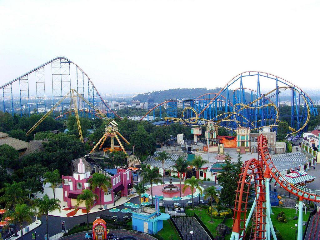 1024x768 Six Flags Wallpaper