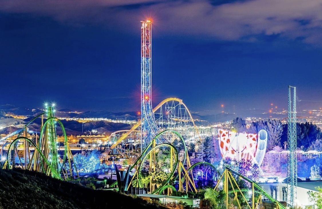 1125x729 Six Flags on X: Last tweet of the year! Who's ready for the final night of 2021?! #HappyNYE #Happy2022
