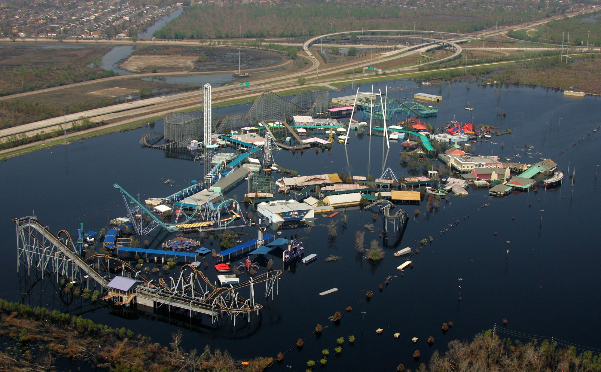 2000x1238 Six Flags New Orleans HD Wallpaper and Background
